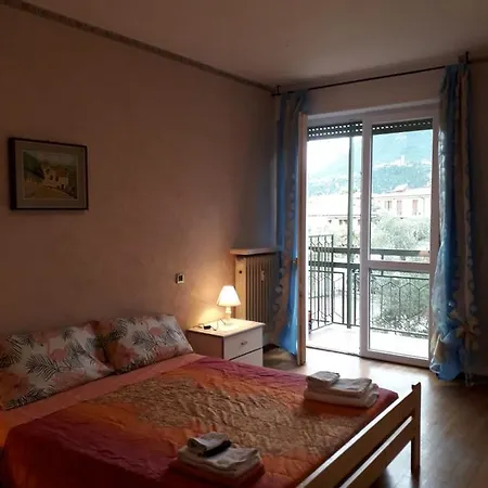 Holiday House Mille Olivi 토스콜라노마데노