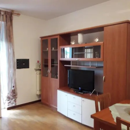 Holiday House Mille Olivi 아파트 토스콜라노마데노